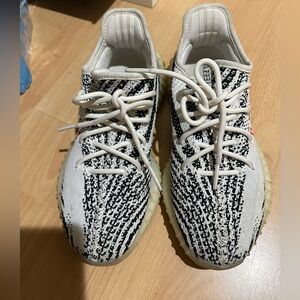 Yeezy boost 350 zebra